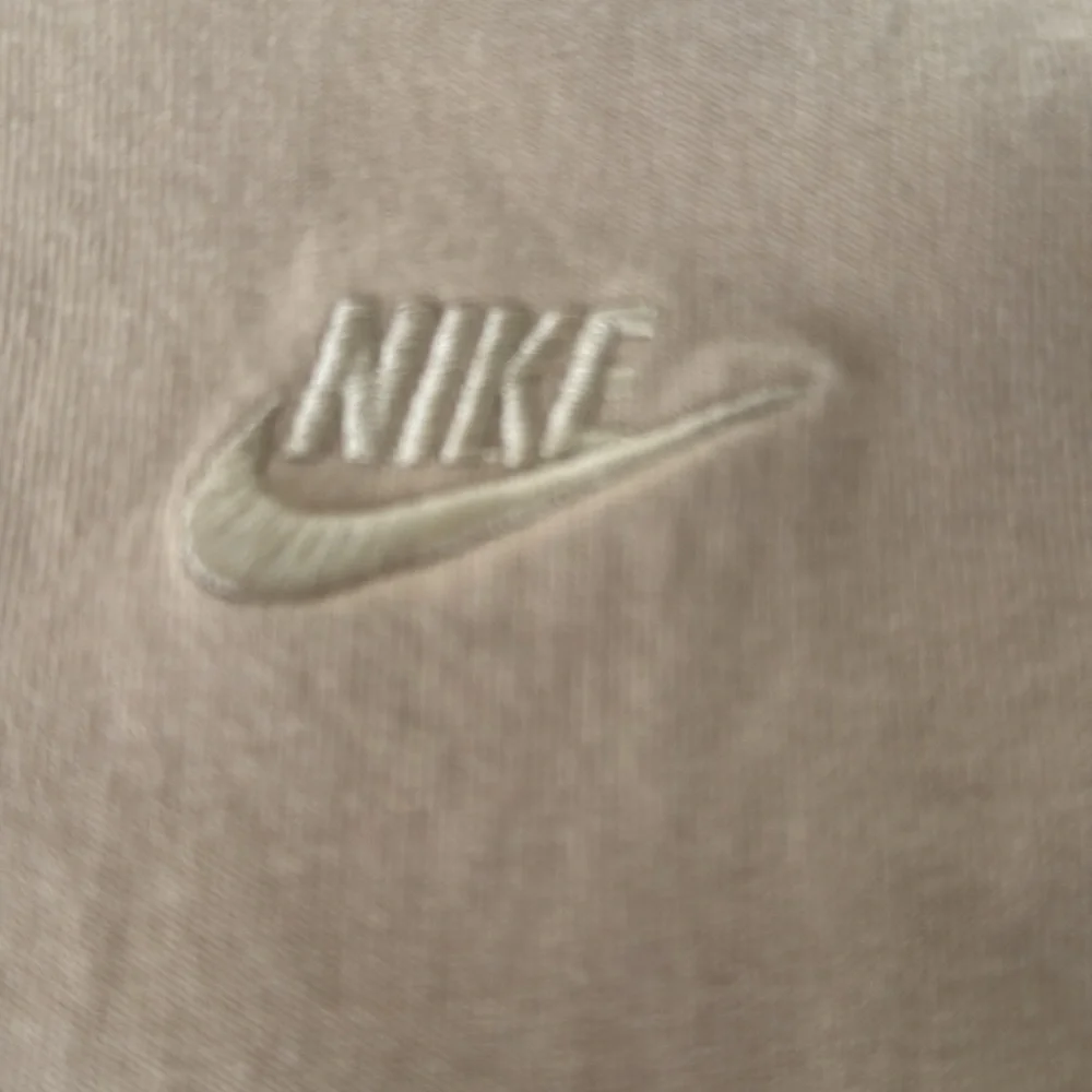 Men’s The Nike Tee Loose fit Size small. Very good used condition - Picture 2 of 4